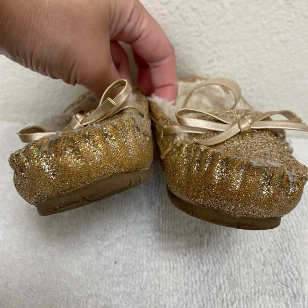 3/$25 Self Esteem Footwear Baby Girl Gold Glitter Faux Fur Moccasins Size 7 Cute